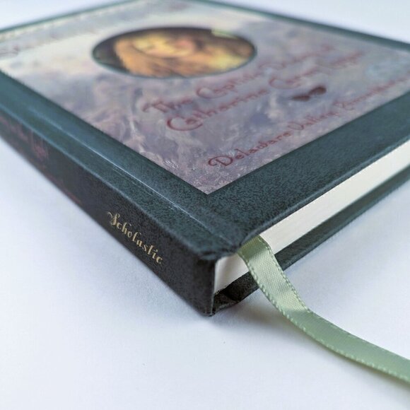 Dear America - Standing in the Light: Diary of Catharine Carey Logan 1763 - Picture 3 of 7